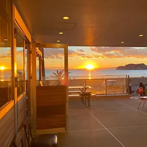 海辺のbed&breakfast Good Morning Zaimokuza Frühstückspension Kamakura